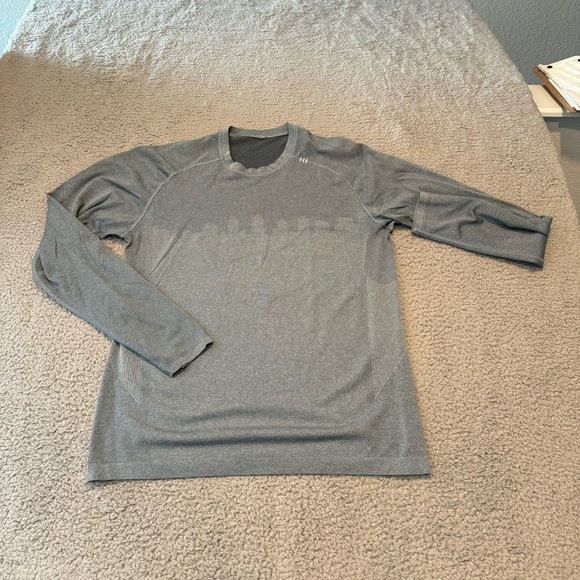 Lululemon Metal Vent Tech Mens Large Shirt City Buildings Skyline Cityscape - Picture 1 of 9